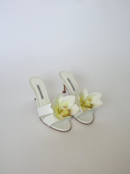 Reworked Upcycled Manolo Blahnik White Orchid Heels